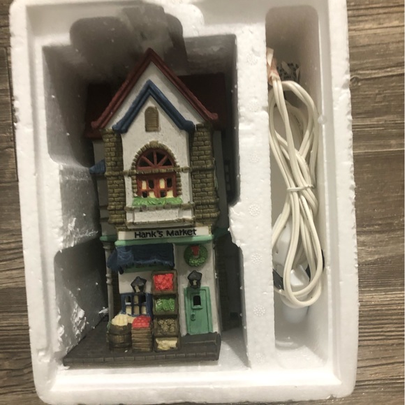 🎄Department 56🎄Heritage Village Collection “Corner Grocer” - Picture 4 of 9